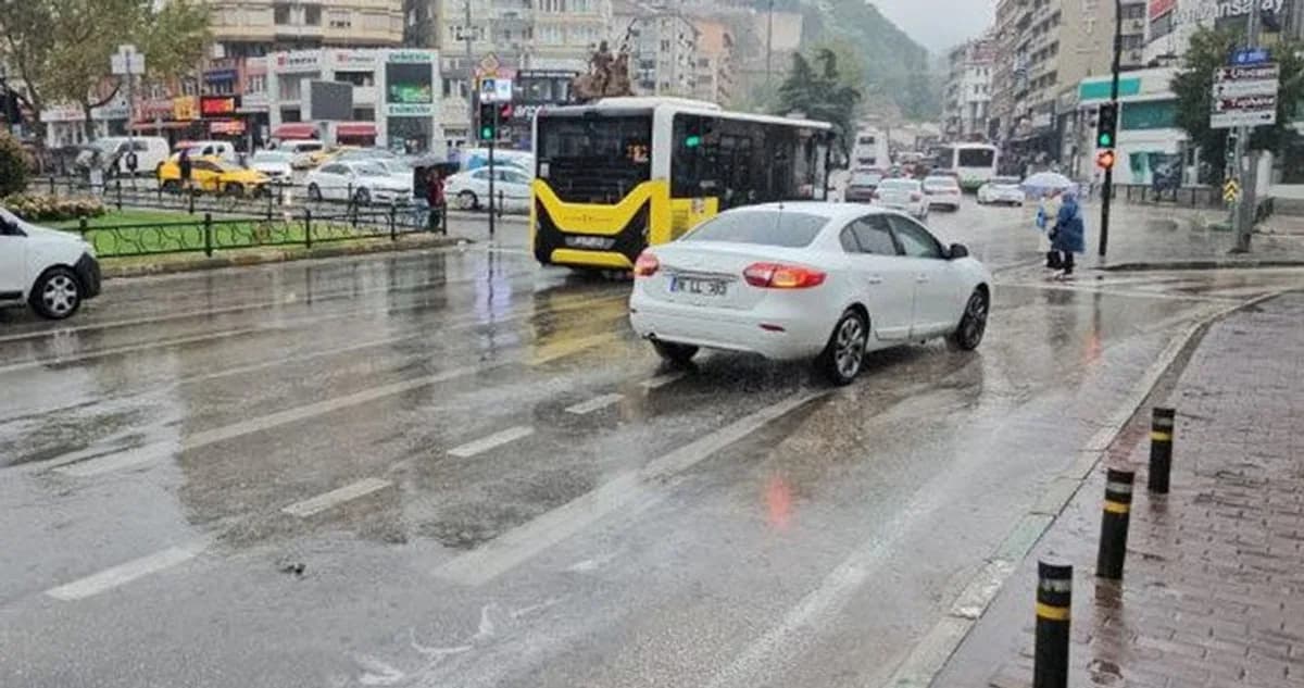 Meteoroloji'den Geniş Çaplı Sağanak Yağış Uyarısı: Hangi Bölgeler Etkilenecek? Meteoroloji'den Geniş Çaplı Sağanak Yağış Uyarısı: Hangi Bölgeler Etkilenecek?