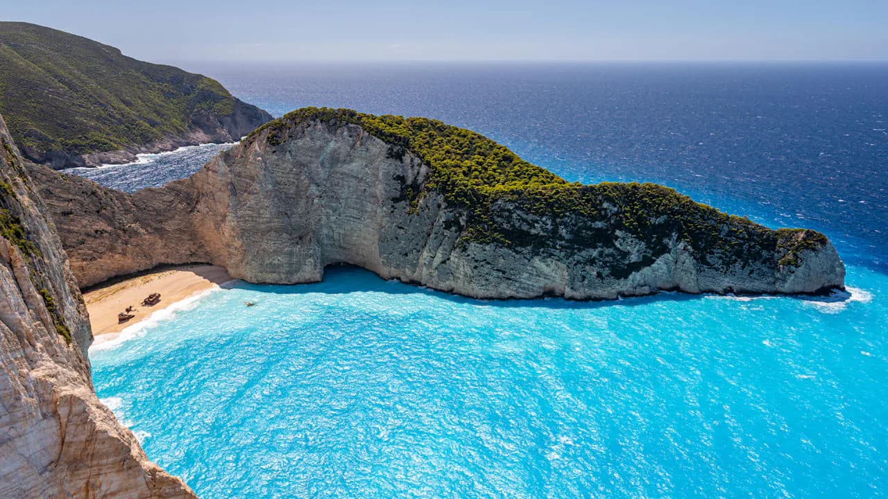 Dünyanın En Güzel Plajlarından Biri Yasaklandı: Navagio Beach'e Girişler Kapalı Dünyanın En Güzel Plajlarından Biri Yasaklandı: Navagio Beach'e Girişler Kapalı