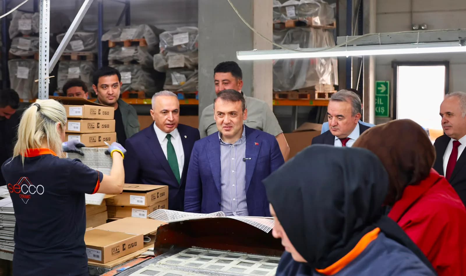 Bilecik'in Üretim Gücü: Vali Sözer SECCO Seramik'te İstihdam ve Yatırımları İnceledi Bilecik'in Üretim Gücü: Vali Sözer SECCO Seramik'te İstihdam ve Yatırımları İnceledi