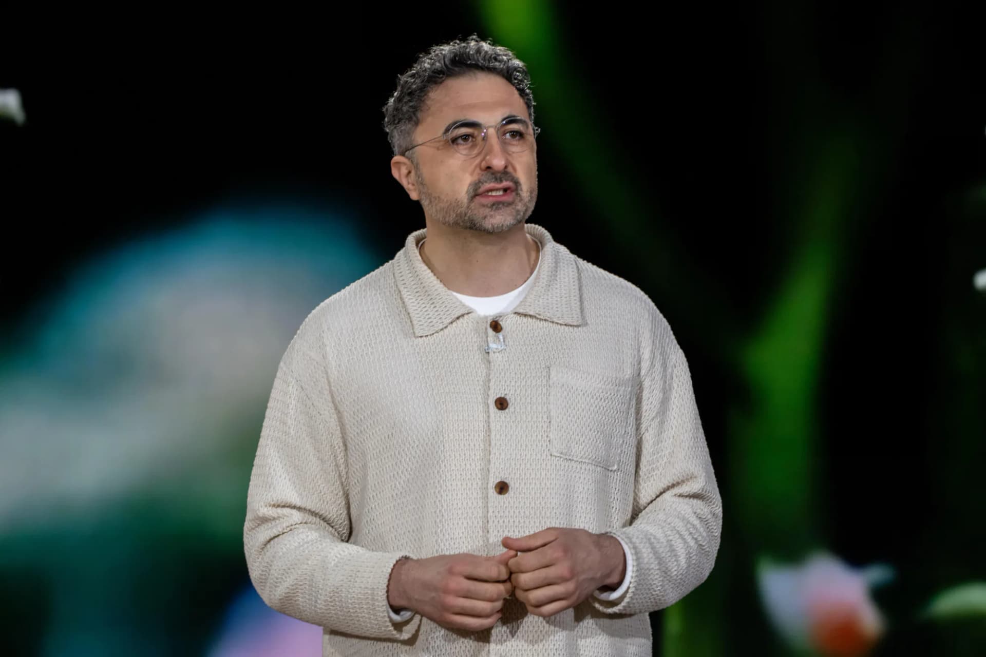 Microsoft AI CEO'sundan Anthropic'e Sert Eleştiri: Yapay Zeka Bilinçli mi? Microsoft AI CEO'sundan Anthropic'e Sert Eleştiri: Yapay Zeka Bilinçli mi?
