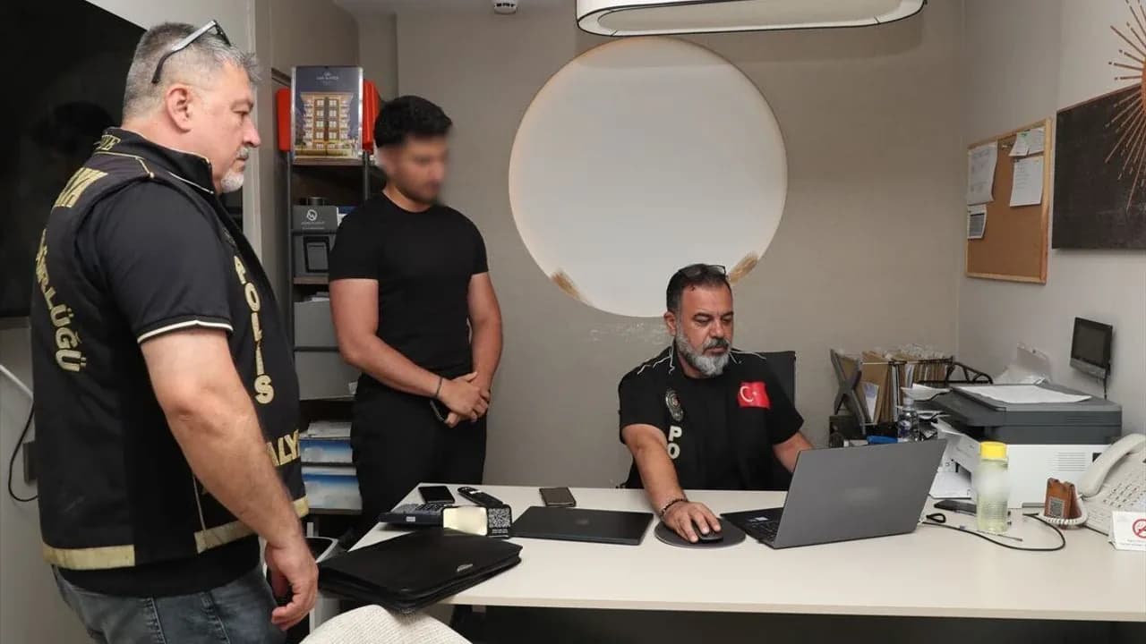 Antalya'da Denetimler Sıkılaştırıldı: Konaklama ve Araç Kiralama Firmaları Mercek Altında Antalya'da Denetimler Sıkılaştırıldı: Konaklama ve Araç Kiralama Firmaları Mercek Altında