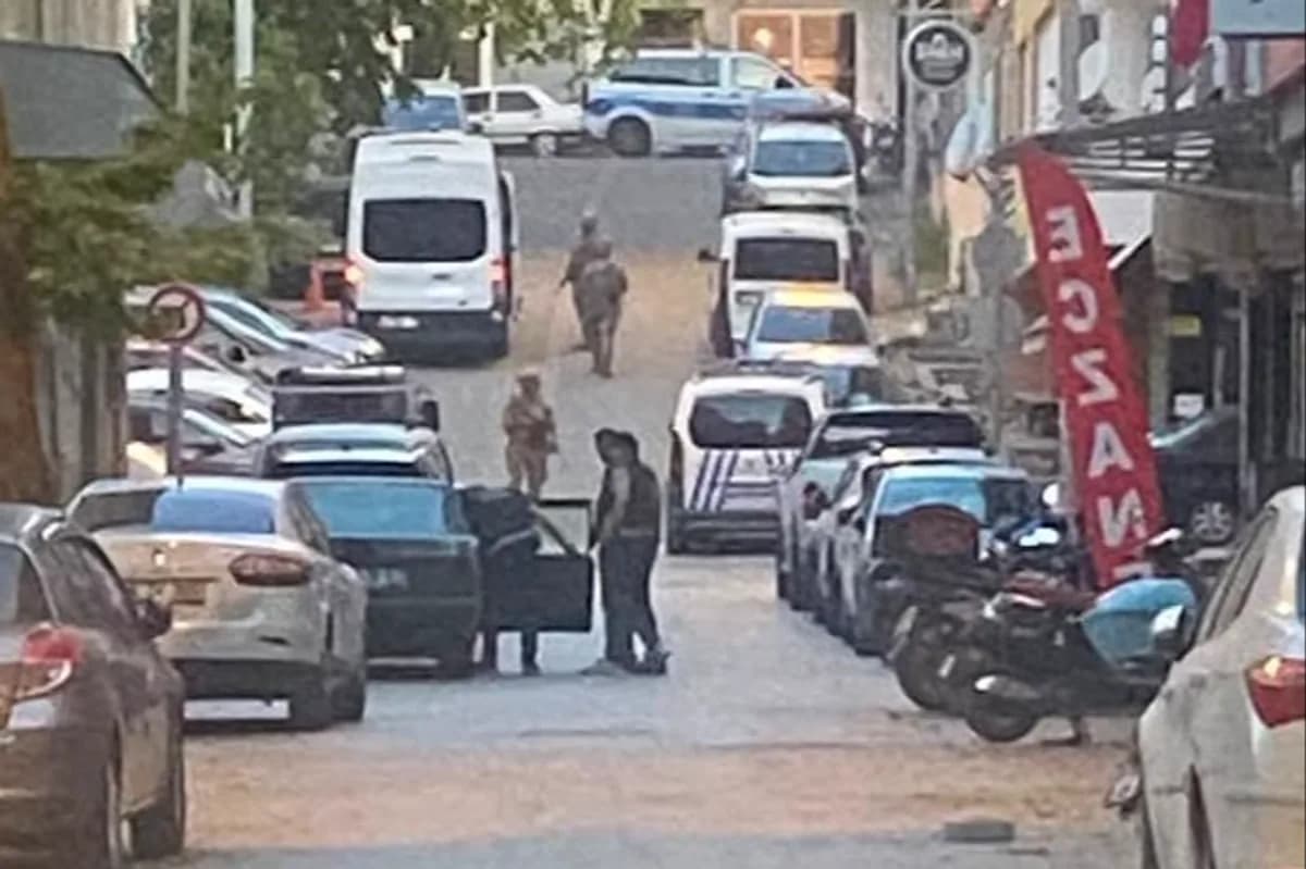 4 İlde Helikopter Destekli Narkotik Operasyonu: 52 Şüpheli Hedefte 4 İlde Helikopter Destekli Narkotik Operasyonu: 52 Şüpheli Hedefte