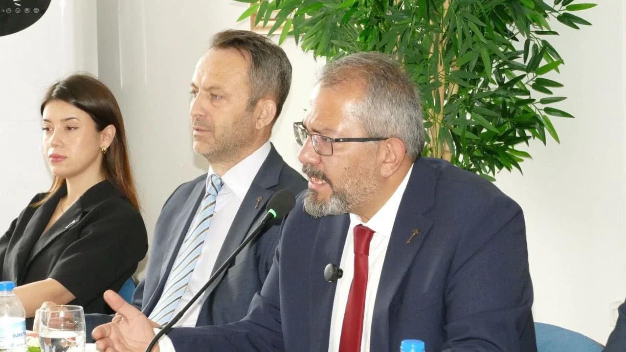 Anahtar Parti'den Yalova Çıkarması: Siyasete Mesafeli Seçmenler Birleşiyor Anahtar Parti'den Yalova Çıkarması: Siyasete Mesafeli Seçmenler Birleşiyor