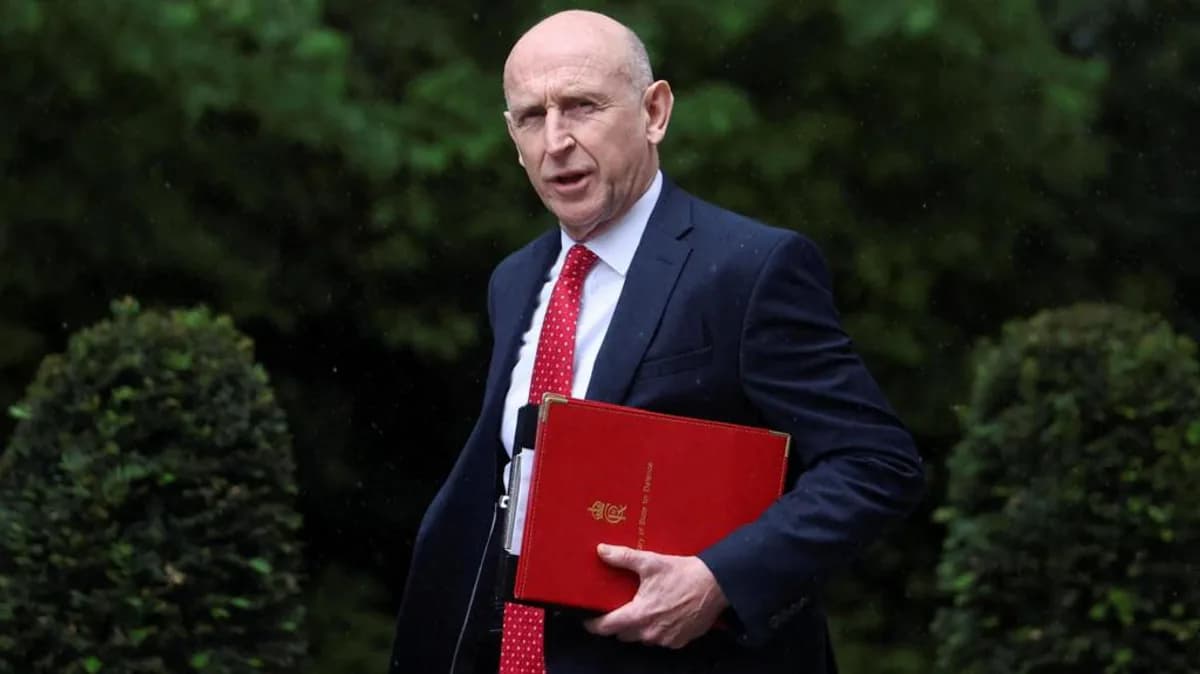 İngiltere'de Siyasi Deprem: Savunma Bakanı John Healey İstifa Etti İngiltere'de Siyasi Deprem: Savunma Bakanı John Healey İstifa Etti