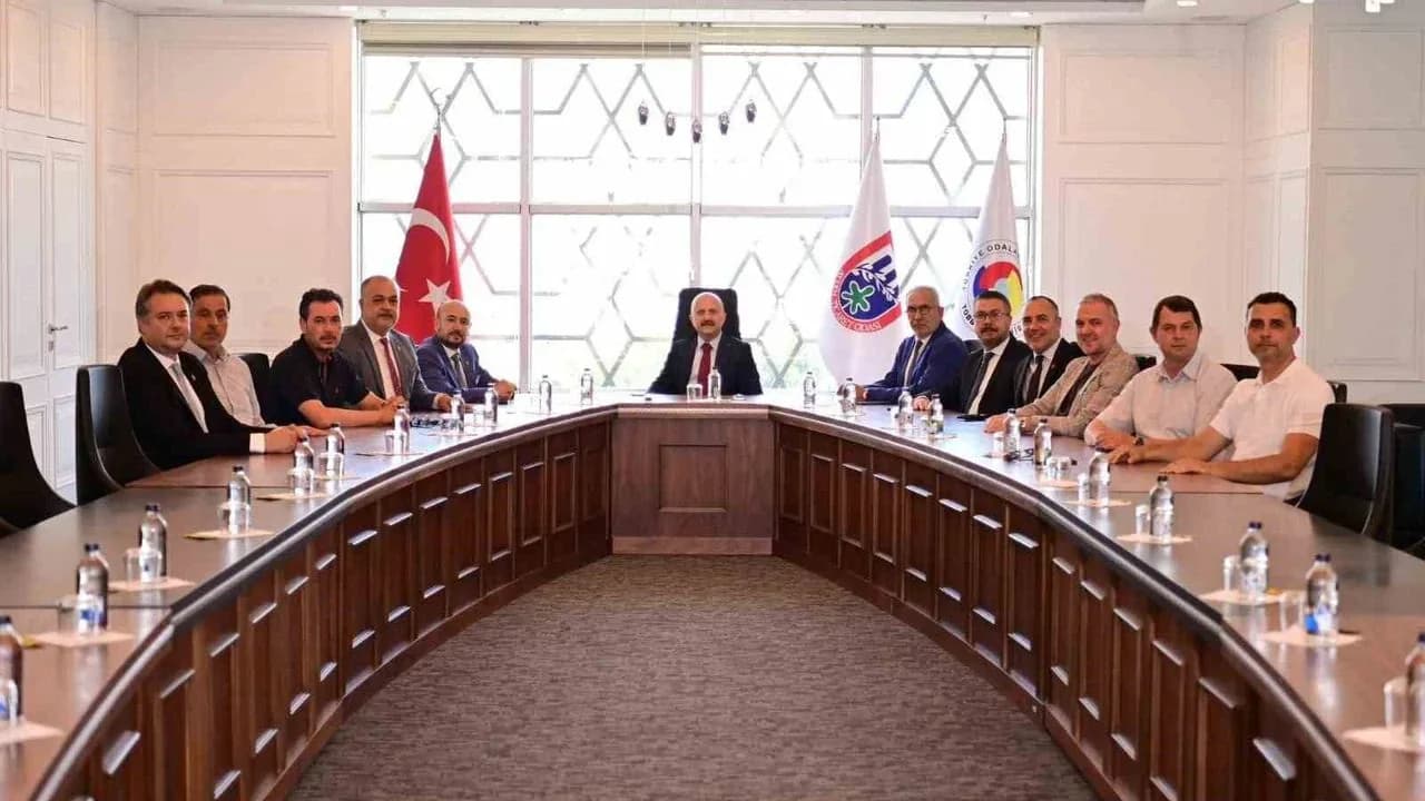 Aydın'ın Ekonomik Geleceği Masaya Yatırıldı: Vali Varol'dan AYTO Ziyareti Aydın'ın Ekonomik Geleceği Masaya Yatırıldı: Vali Varol'dan AYTO Ziyareti