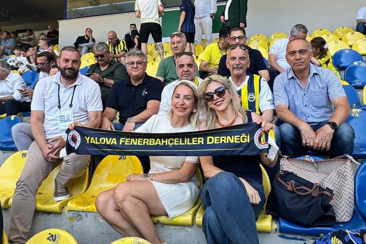 Fenerbahçe'de Aziz Yıldırım Dönemi Yeniden Başladı: Seçim Sonuçları Belli Oldu Fenerbahçe'de Aziz Yıldırım Dönemi Yeniden Başladı: Seçim Sonuçları Belli Oldu