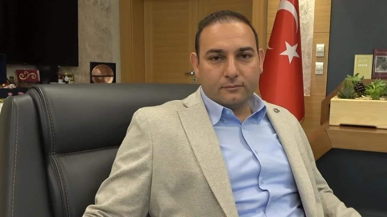 Kilis Belediye Başkanı Hakan Bilecen'den bağımsızlık sonrası ilk açıklamalar Kilis Belediye Başkanı Hakan Bilecen'den bağımsızlık sonrası ilk açıklamalar