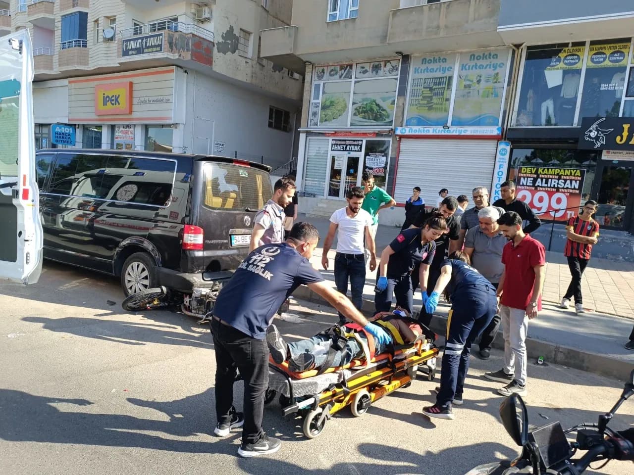 Midyat'ta Korkutan Kaza: Motosiklet Sürücüsü Hastaneye Kaldırıldı Midyat'ta Korkutan Kaza: Motosiklet Sürücüsü Hastaneye Kaldırıldı