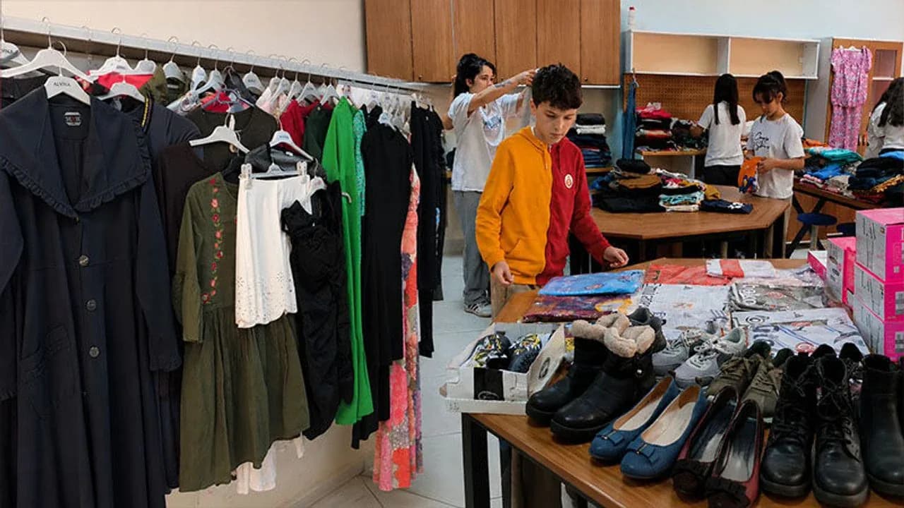 Kütahya'da anlamlı seferberlik: Öğrenciler tekerlekli sandalye için kermes düzenliyor Kütahya'da anlamlı seferberlik: Öğrenciler tekerlekli sandalye için kermes düzenliyor
