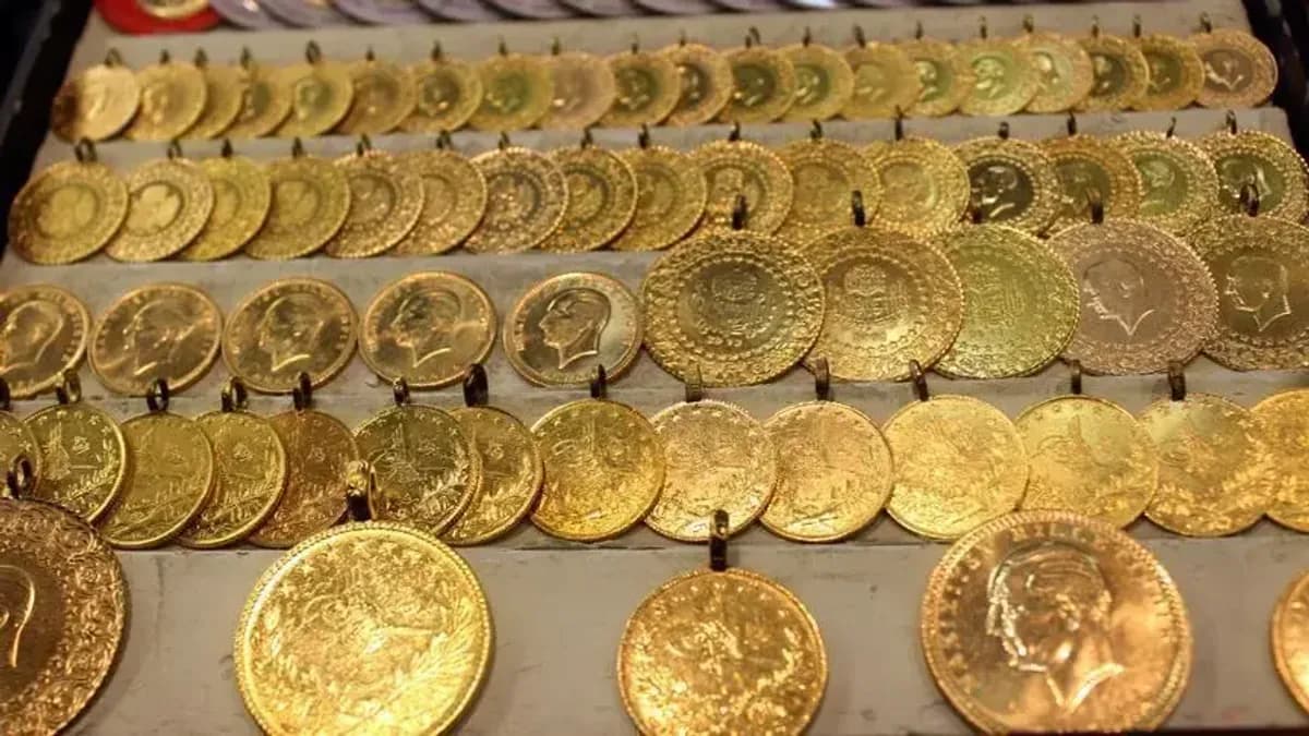 Gram altın 5.500 TL'ye kadar düşer mi? Ekonomist Bayram'dan kritik hafta sonu uyarısı Gram altın 5.500 TL'ye kadar düşer mi? Ekonomist Bayram'dan kritik hafta sonu uyarısı