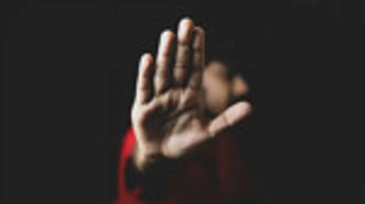 Kompleks Travma (C-PTSD) Nedir? Çocukluktan Gelen Görünmez Yaralar Kompleks Travma (C-PTSD) Nedir? Çocukluktan Gelen Görünmez Yaralar