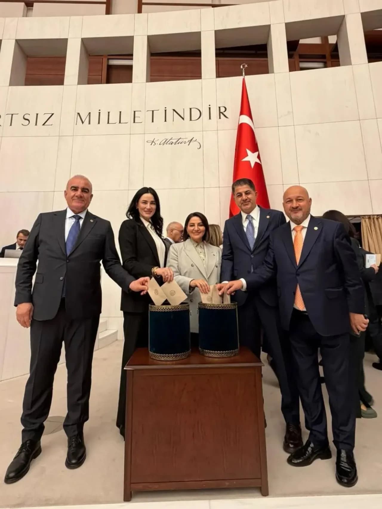 AK Parti'li Şengül Karslı, HSK'ya Seçilen Havvanur Yurtseven'i Tebrik Etti AK Parti'li Şengül Karslı, HSK'ya Seçilen Havvanur Yurtseven'i Tebrik Etti