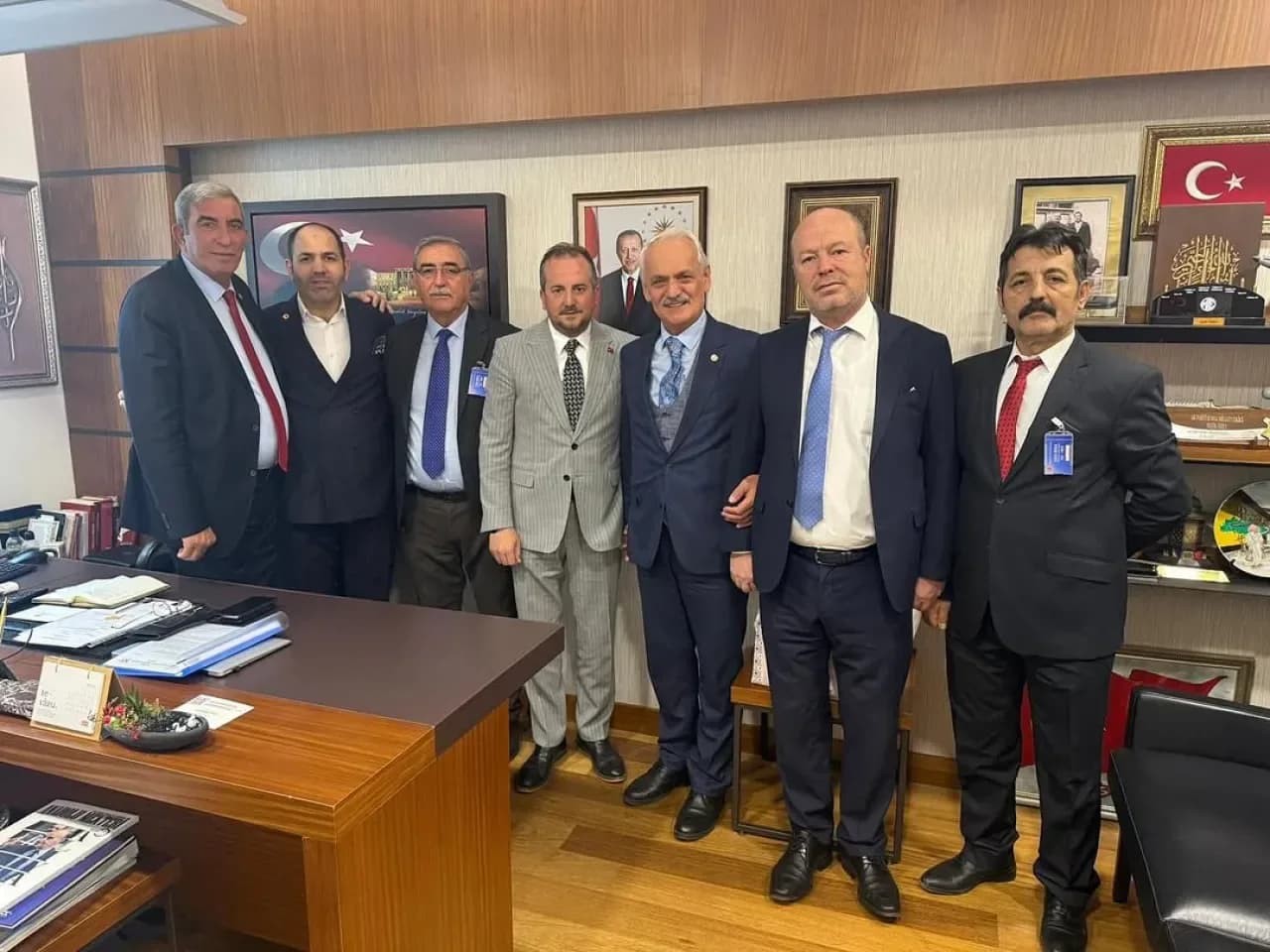 AK Parti Bursa Milletvekili Refik Özen'den Meslek Kuruluşlarına Ziyaret AK Parti Bursa Milletvekili Refik Özen'den Meslek Kuruluşlarına Ziyaret