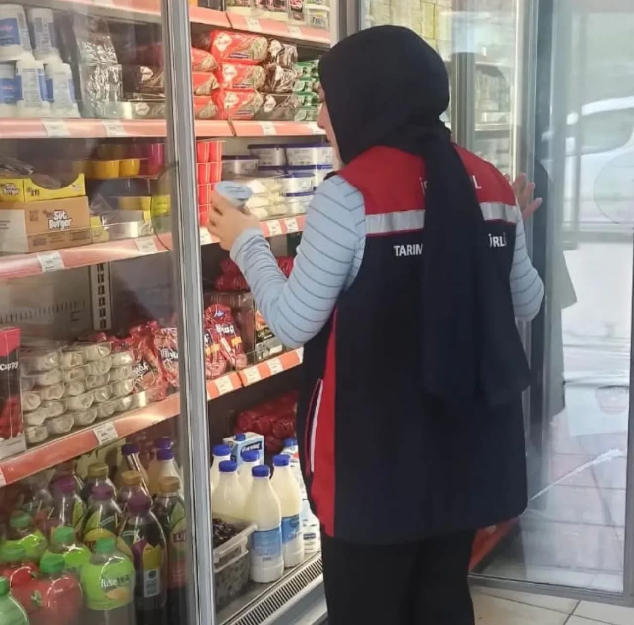 Silivri'de Gıda Denetimleri: Üretim ve Toplu Tüketim İşletmeleri Kontrolden Geçti Silivri'de Gıda Denetimleri: Üretim ve Toplu Tüketim İşletmeleri Kontrolden Geçti