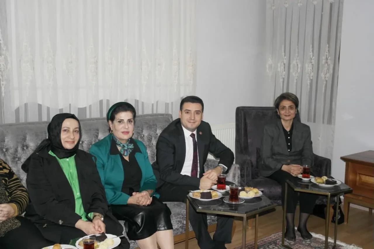 MHP Maltepe İlçe Başkanlığı, Bağlarbaşı Mahallesi'nde Vatandaş Ziyaretleri Gerçekleştirdi MHP Maltepe İlçe Başkanlığı, Bağlarbaşı Mahallesi'nde Vatandaş Ziyaretleri Gerçekleştirdi