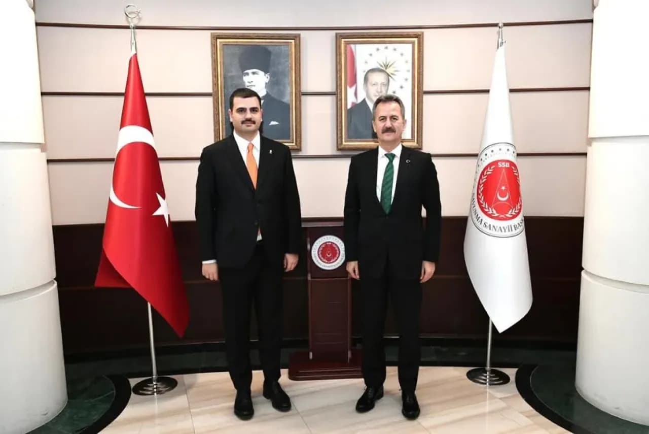 AK Parti İzmir Milletvekili İnan, Savunma Sanayii Başkanı Görgün'ü Ziyaret Etti AK Parti İzmir Milletvekili İnan, Savunma Sanayii Başkanı Görgün'ü Ziyaret Etti