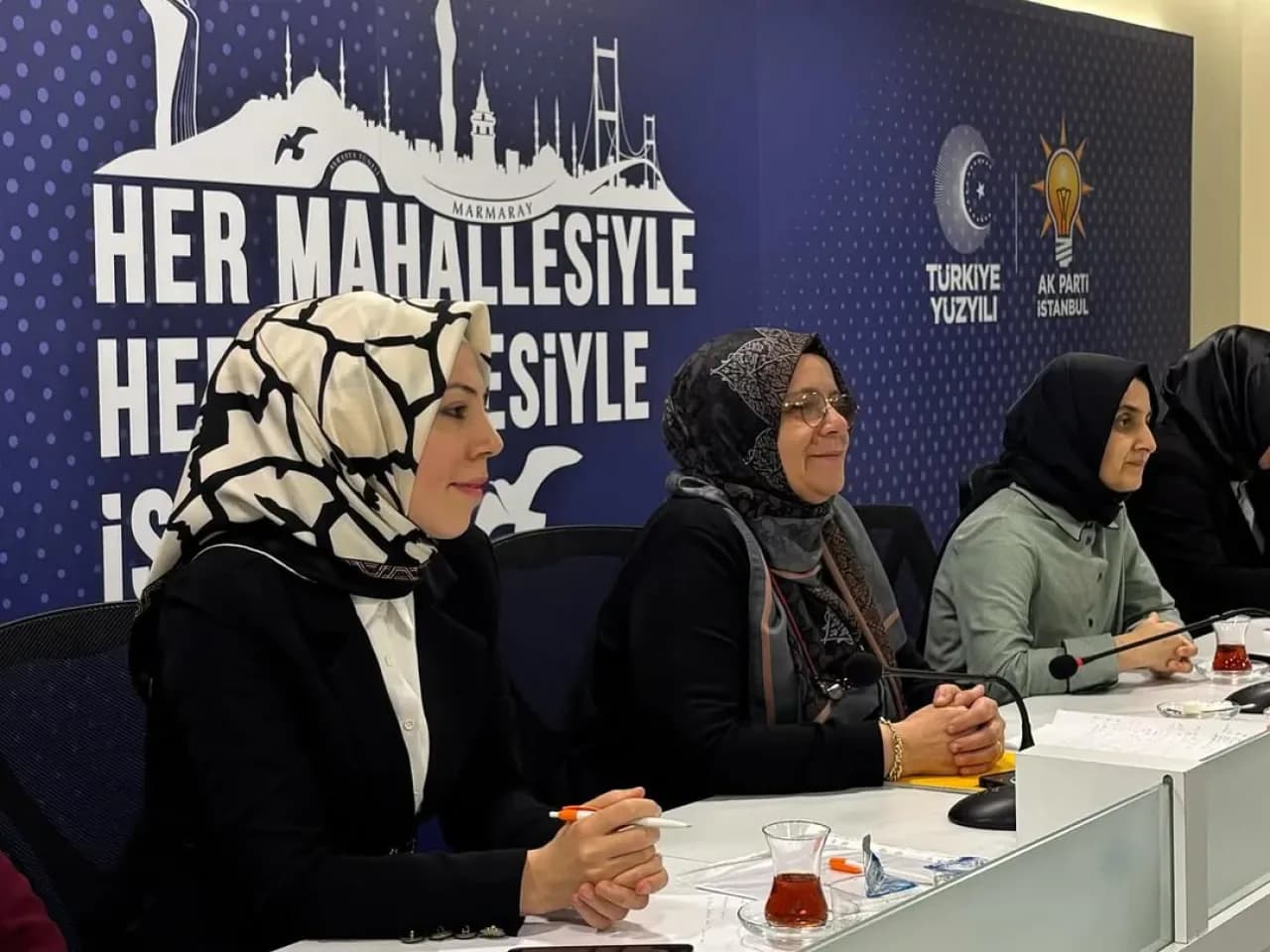 AK Parti Üsküdar Kadın Kolları Genişletilmiş Yönetim Kurulu Toplantısı Düzenlendi AK Parti Üsküdar Kadın Kolları Genişletilmiş Yönetim Kurulu Toplantısı Düzenlendi