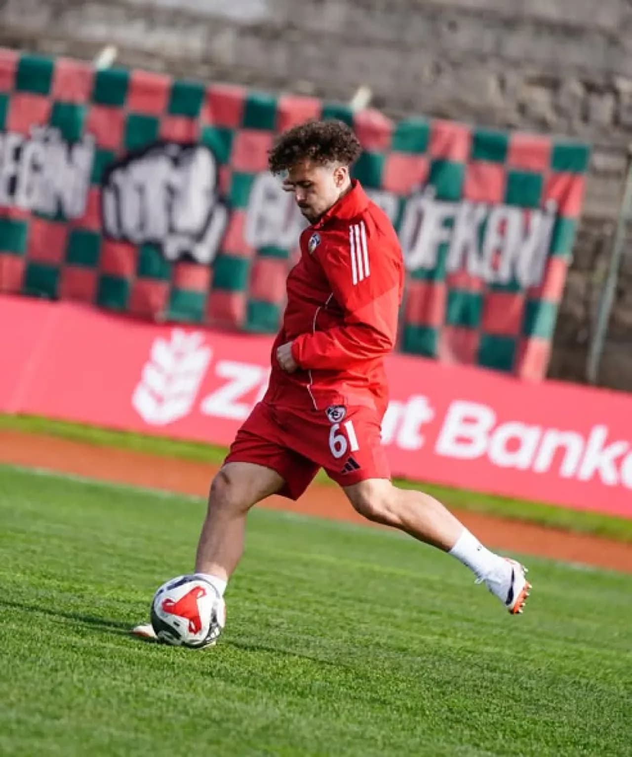 Gaziantep Futbol Kulübü, Anadolu Yıldızı Sahasında Antrenmana Çıktı Gaziantep Futbol Kulübü, Anadolu Yıldızı Sahasında Antrenmana Çıktı