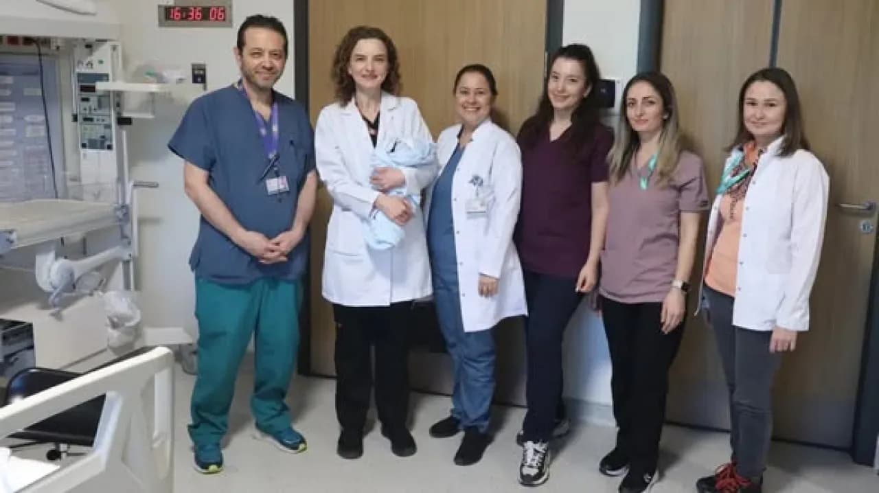 Bursa Şehir Hastanesi Tüp Bebek Merkezi'nde İlk Bebek Sevinci Yaşandı Bursa Şehir Hastanesi Tüp Bebek Merkezi'nde İlk Bebek Sevinci Yaşandı