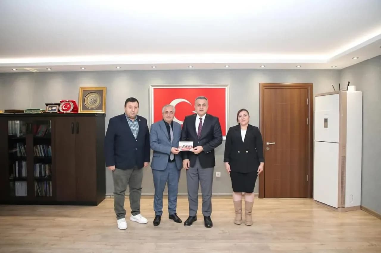 Küçükçekmece Tokat Dernekler Federasyonu'ndan Kaymakamlık Ziyareti Küçükçekmece Tokat Dernekler Federasyonu'ndan Kaymakamlık Ziyareti