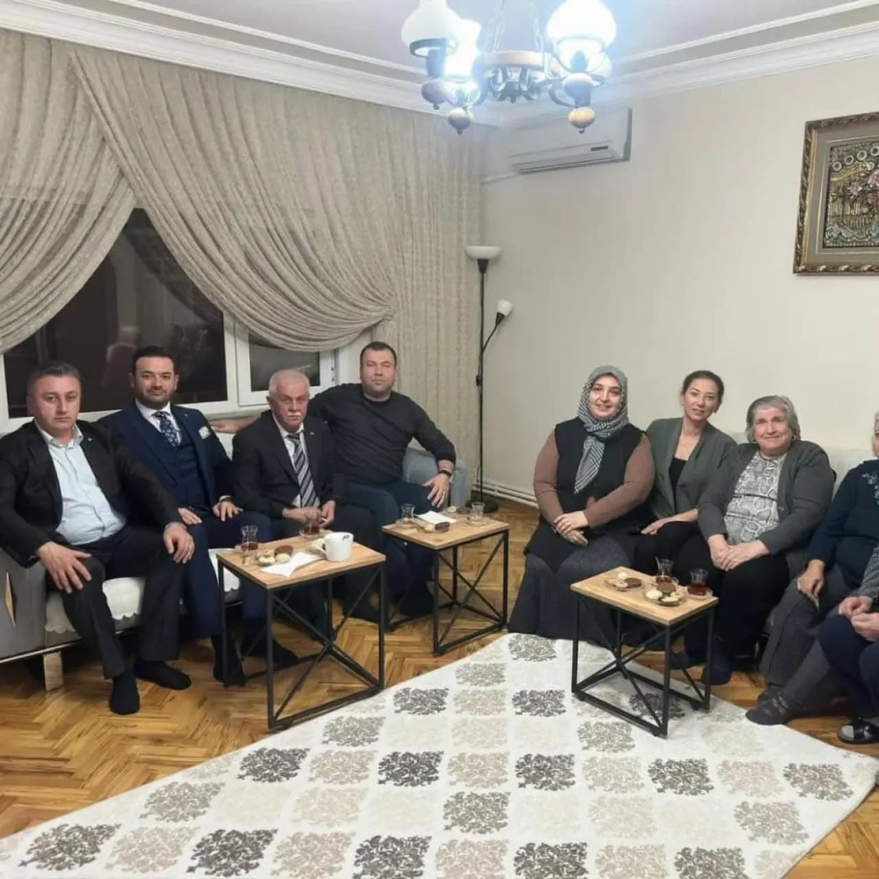 MHP Gaziosmanpaşa'dan Yıldıztabya Mahallesi'nde Vatandaş Ziyareti MHP Gaziosmanpaşa'dan Yıldıztabya Mahallesi'nde Vatandaş Ziyareti