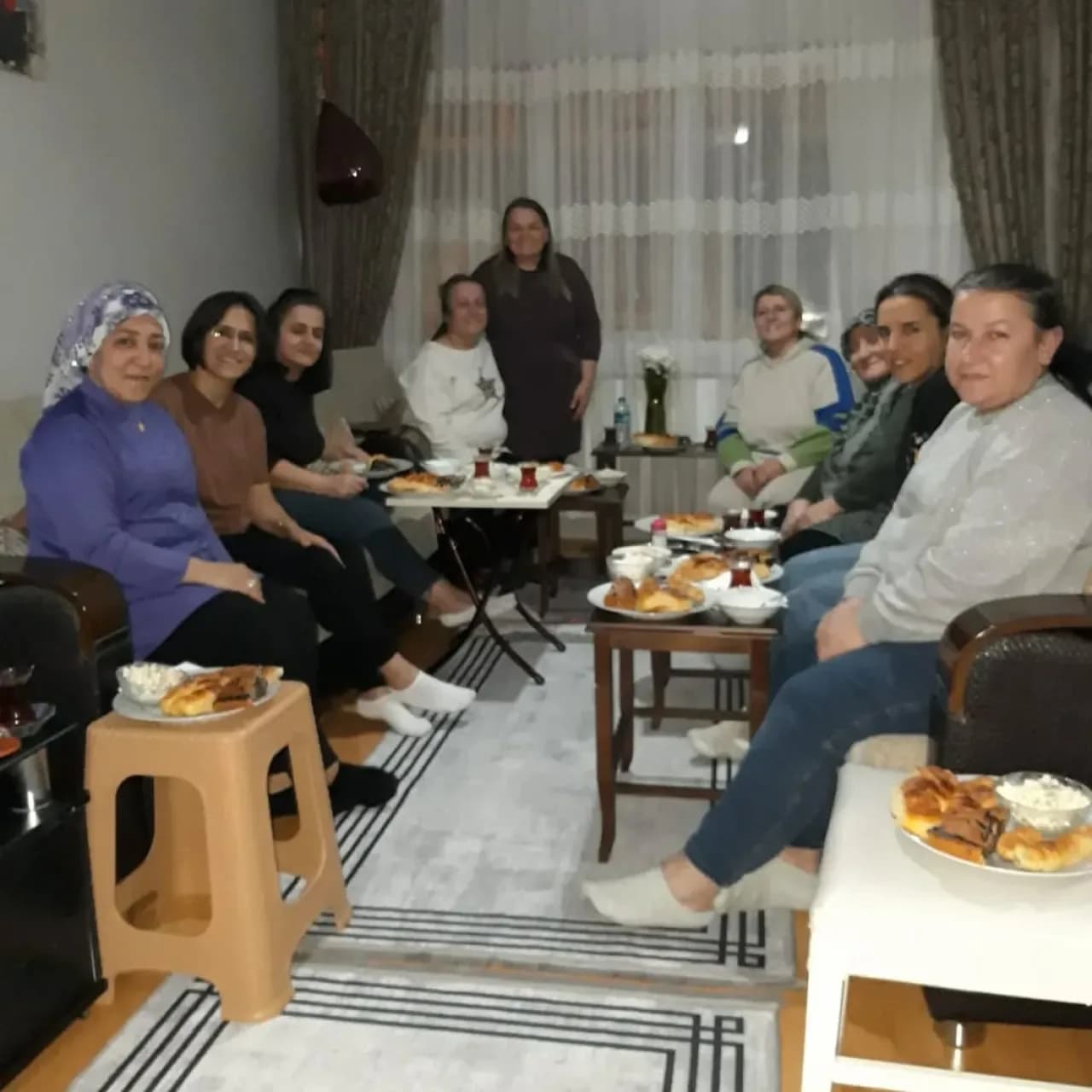 MHP Kağıthane, Gültepe Mahallesi'nde Vatandaş Ziyareti Gerçekleştirdi MHP Kağıthane, Gültepe Mahallesi'nde Vatandaş Ziyareti Gerçekleştirdi