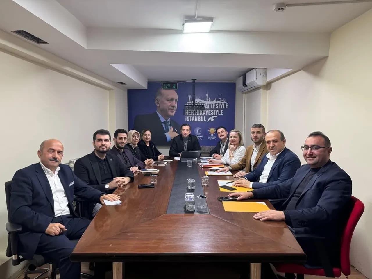 AK Parti Şişli İlçe Yürütme Kurulu, Serkan Polat Başkanlığında Toplantı Gerçekleştirdi AK Parti Şişli İlçe Yürütme Kurulu, Serkan Polat Başkanlığında Toplantı Gerçekleştirdi