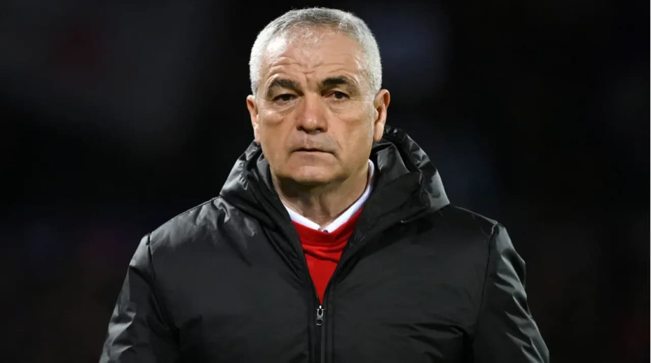 Beşiktaş'ta Rıza Çalımbay: "Lige Havlu Atmadık, İkinci Yarıda Hedeflerimiz Var" Beşiktaş'ta Rıza Çalımbay: "Lige Havlu Atmadık, İkinci Yarıda Hedeflerimiz Var"