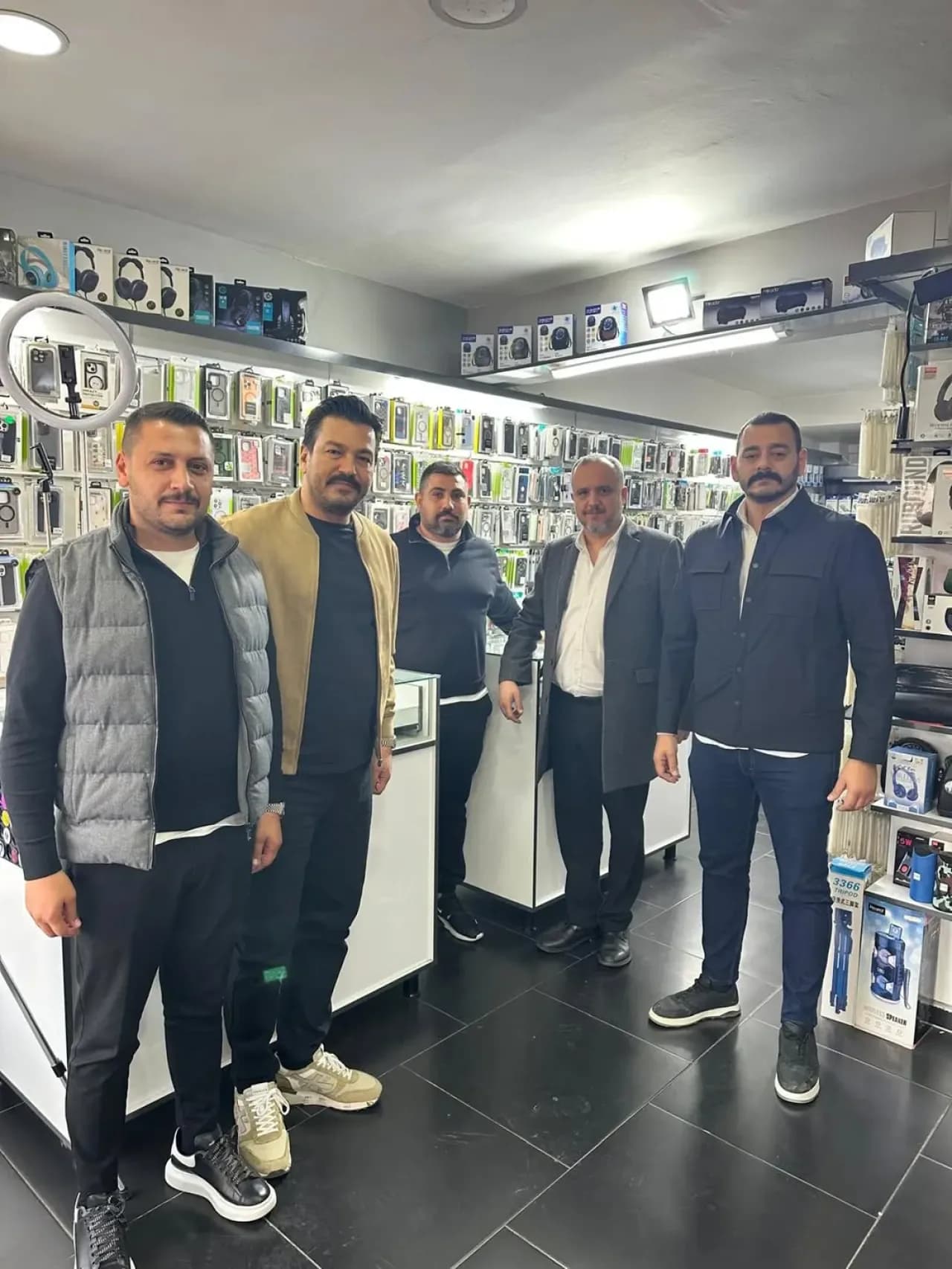 MHP Muratpaşa İlçe Teşkilatı, Kızılsaray Mahallesi Esnafını Ziyaret Etti MHP Muratpaşa İlçe Teşkilatı, Kızılsaray Mahallesi Esnafını Ziyaret Etti