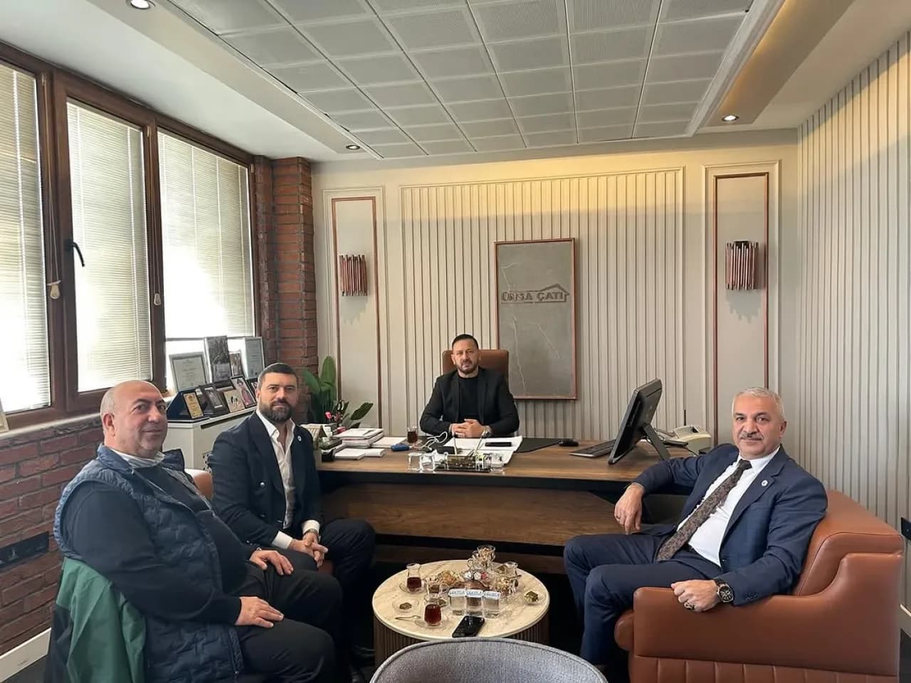Gebze Ticaret Odası Başkanı Abdurrahman Aslantaş, Ünsa Çatı'yı Ziyaret Etti Gebze Ticaret Odası Başkanı Abdurrahman Aslantaş, Ünsa Çatı'yı Ziyaret Etti