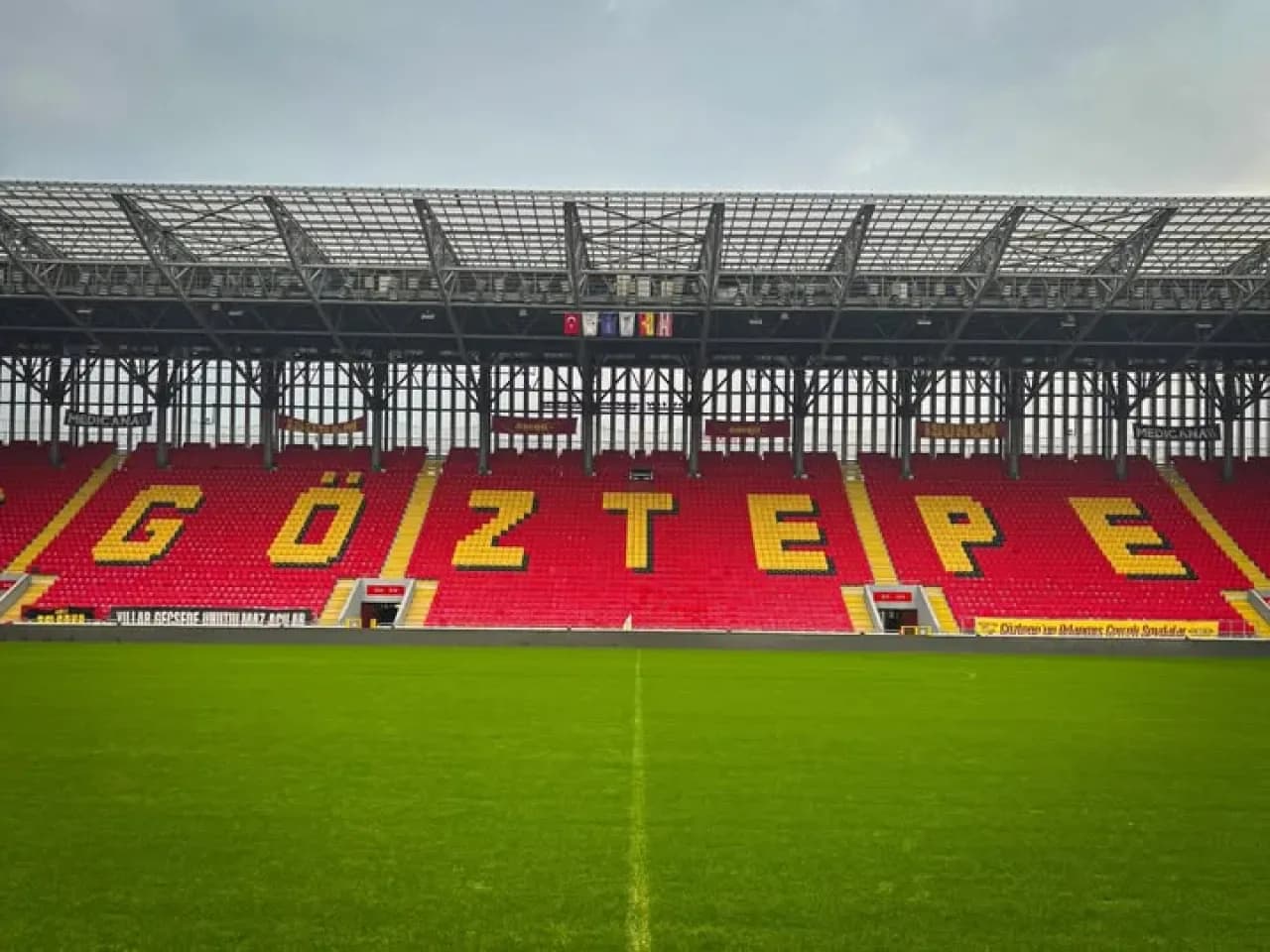Göztepe, Samsunspor'u Konuk Edecek: İşte Kritik Maçın Detayları Göztepe, Samsunspor'u Konuk Edecek: İşte Kritik Maçın Detayları