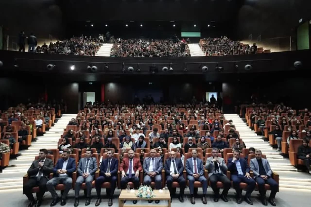 Arnavutköy'de Öğrenciler İçin Dijital Eğitim Platformu ARNAKADEMİ Tanıtıldı Arnavutköy'de Öğrenciler İçin Dijital Eğitim Platformu ARNAKADEMİ Tanıtıldı