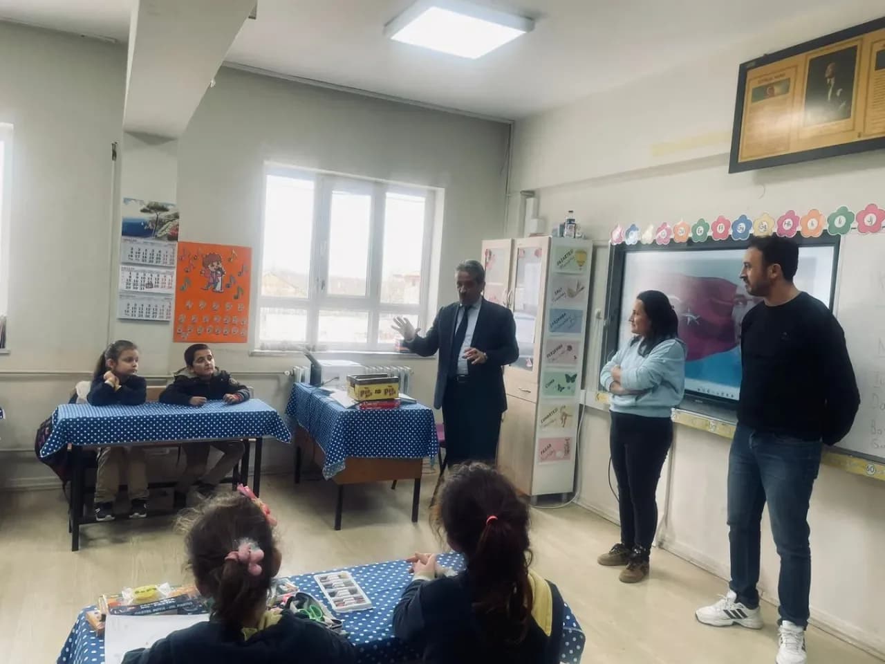 Bursa İznik'te Eğitimde Doğru Adımlar Atılıyor: Çakırca Okulunda Ziyaret Bursa İznik'te Eğitimde Doğru Adımlar Atılıyor: Çakırca Okulunda Ziyaret
