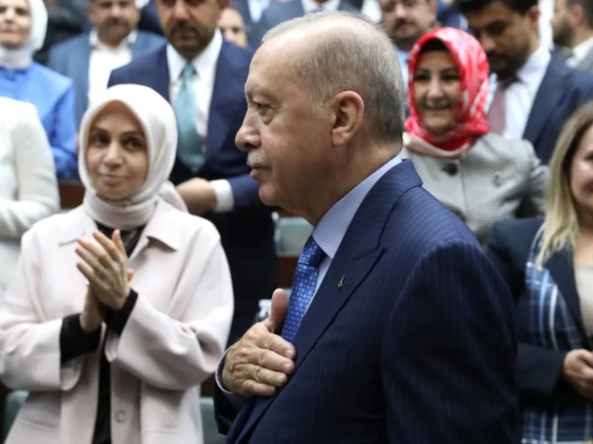 Muhalefetten Erdoğan'a 'Butlan' ve 'Saray Aklı' Tepkisi: 'Kahvehanede Söylesin' Muhalefetten Erdoğan'a 'Butlan' ve 'Saray Aklı' Tepkisi: 'Kahvehanede Söylesin'