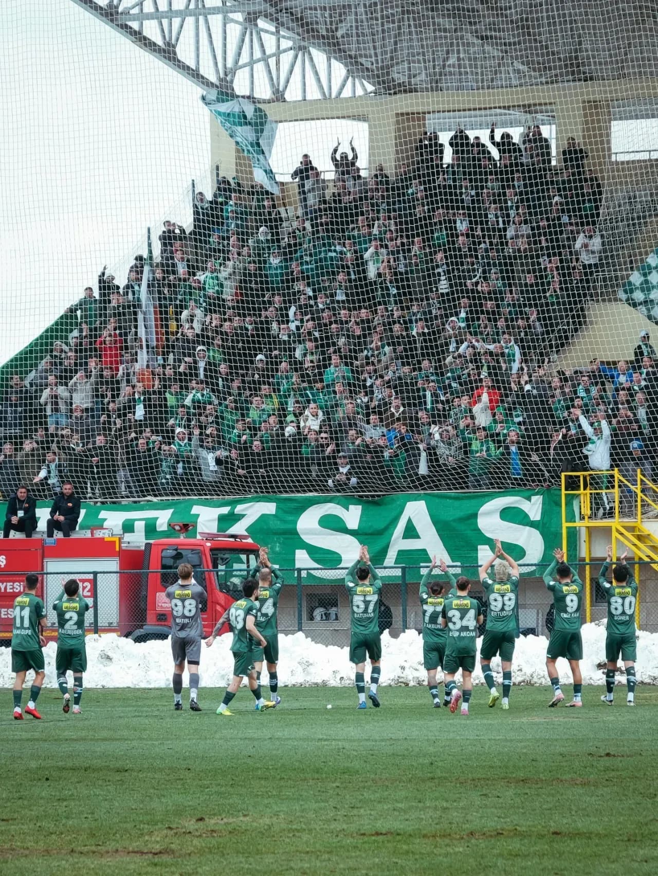 Bursaspor Kulübü'nden Taraftarlara Anlamlı İftar Mesajı Bursaspor Kulübü'nden Taraftarlara Anlamlı İftar Mesajı