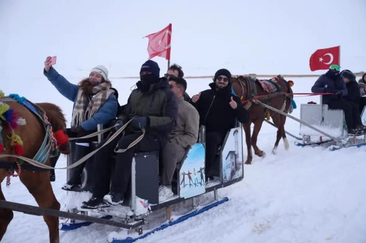 Turistik Doğu Ekspresi'nin Kars'taki Keşif Yolculuğu Son Buldu Turistik Doğu Ekspresi'nin Kars'taki Keşif Yolculuğu Son Buldu