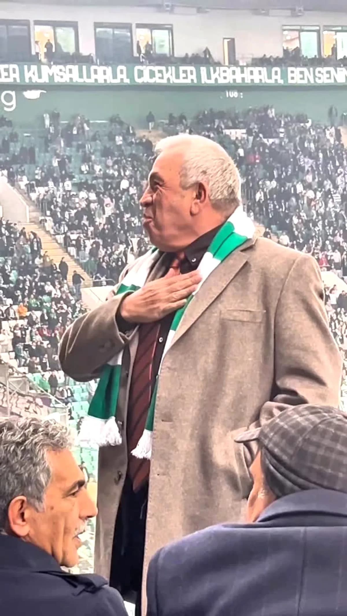 Başkan Özdemir'den Bursaspor'a: 'Şampiyonluk Yolunda Emin Adımlarla İlerliyoruz' Başkan Özdemir'den Bursaspor'a: 'Şampiyonluk Yolunda Emin Adımlarla İlerliyoruz'