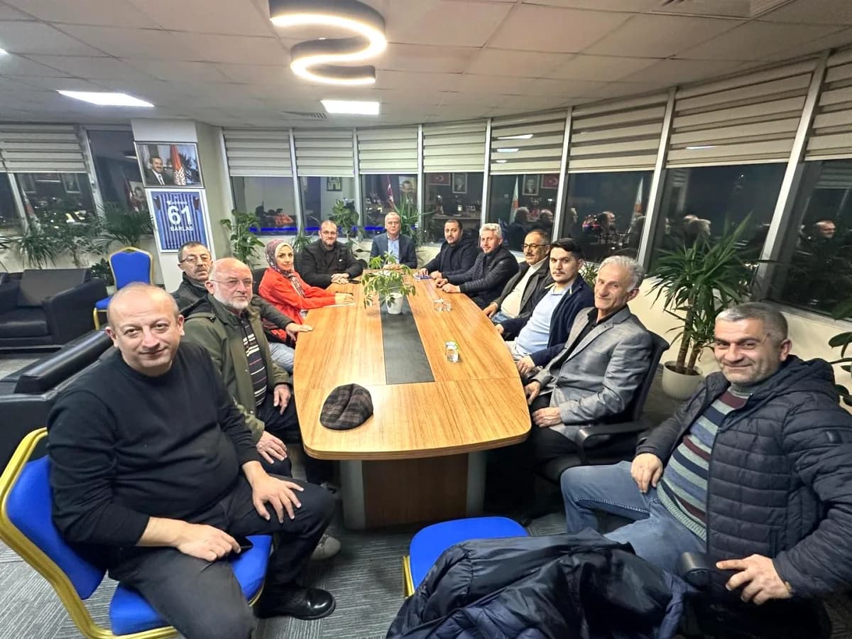 AK Parti Silivri Yeni Mahalle Teşkilatıyla Haftalık Toplantıda Buluştu AK Parti Silivri Yeni Mahalle Teşkilatıyla Haftalık Toplantıda Buluştu