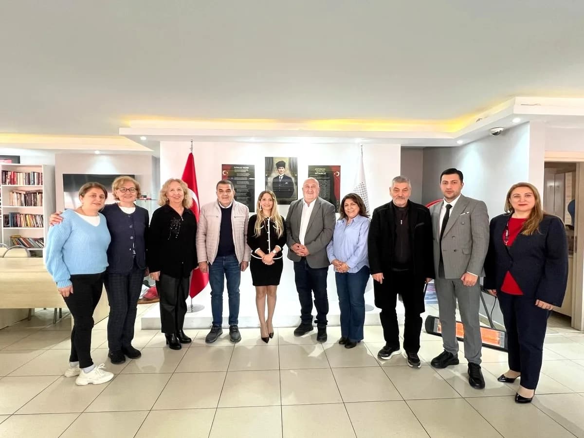 CHP İlçe Başkan Yardımcıları ADD Ataşehir Şubesini Ziyaret Etti CHP İlçe Başkan Yardımcıları ADD Ataşehir Şubesini Ziyaret Etti