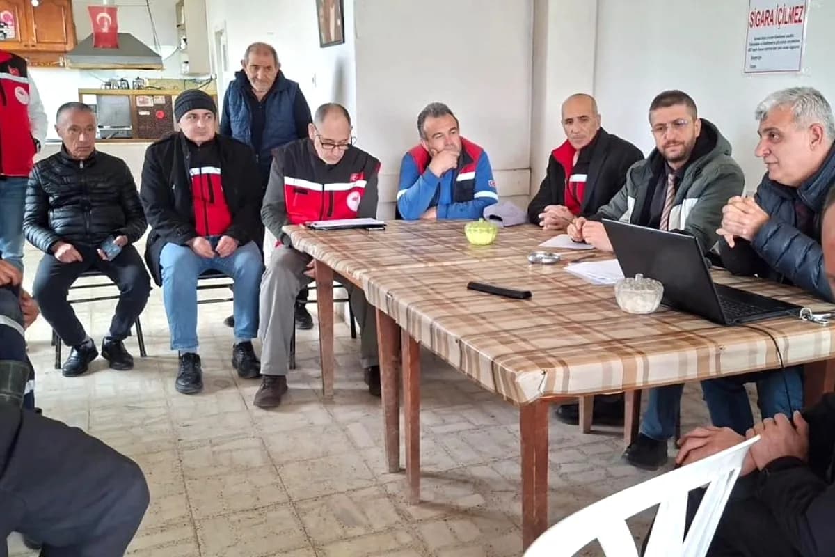 Yalova'da Çiftçilere B Reçete Eğitimi: 1 Temmuz'da Zorunlu Oluyor Yalova'da Çiftçilere B Reçete Eğitimi: 1 Temmuz'da Zorunlu Oluyor
