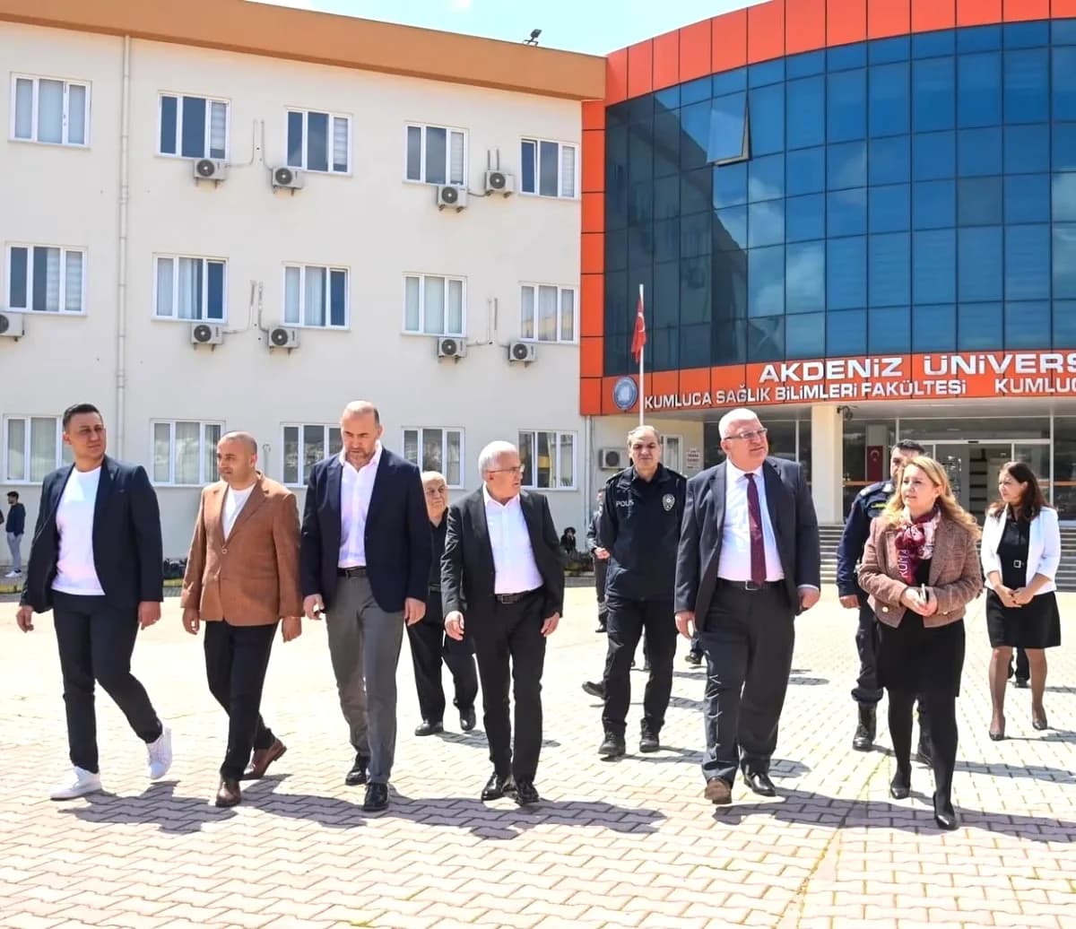 Kumluca AK Parti İlçe Başkanı ve Ekibi, Sağlık Bilimleri Fakültesi'ni Ziyaret Etti Kumluca AK Parti İlçe Başkanı ve Ekibi, Sağlık Bilimleri Fakültesi'ni Ziyaret Etti