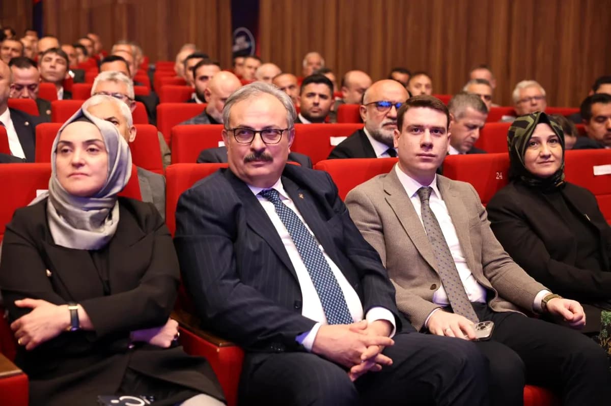 Kocaeli'de "Sadece Hizmet Ettik" Programı: 2 Yıllık Eserler Anlatıldı Kocaeli'de "Sadece Hizmet Ettik" Programı: 2 Yıllık Eserler Anlatıldı