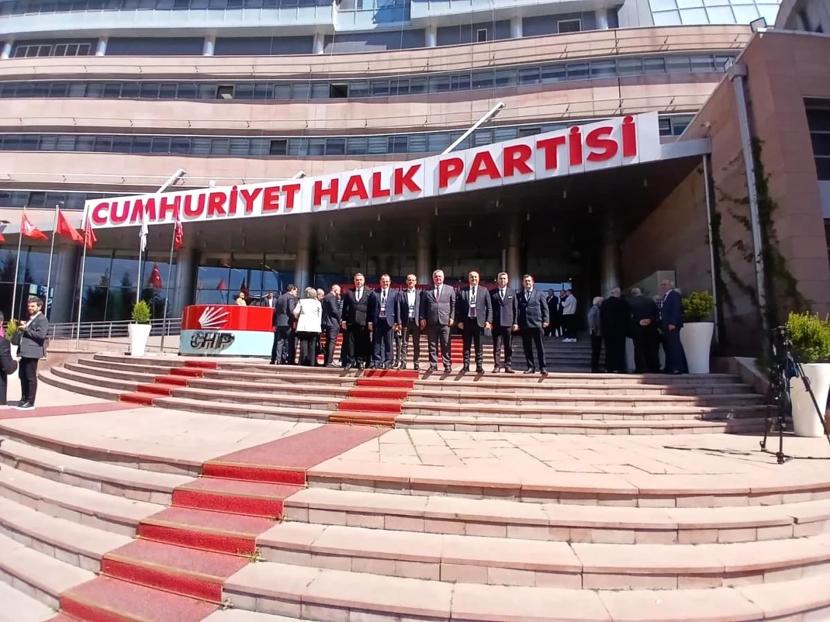 Yılmaz Tavşan, CHP Genel Merkezi'ndeki Belediye Başkanları Toplantısı'na Katıldı Yılmaz Tavşan, CHP Genel Merkezi'ndeki Belediye Başkanları Toplantısı'na Katıldı