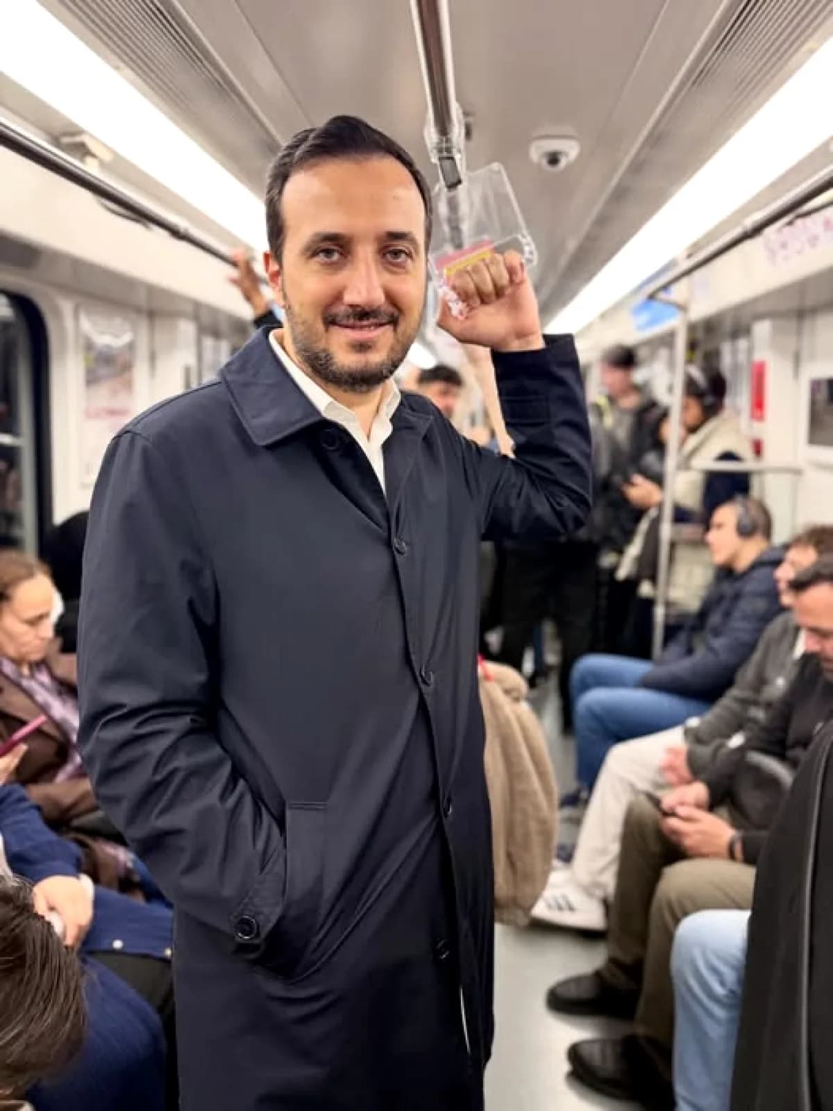 Abdullah Özdemir'in Metro Sorusu ve İstanbul'un Raylı Sistem Dönüşümü Abdullah Özdemir'in Metro Sorusu ve İstanbul'un Raylı Sistem Dönüşümü
