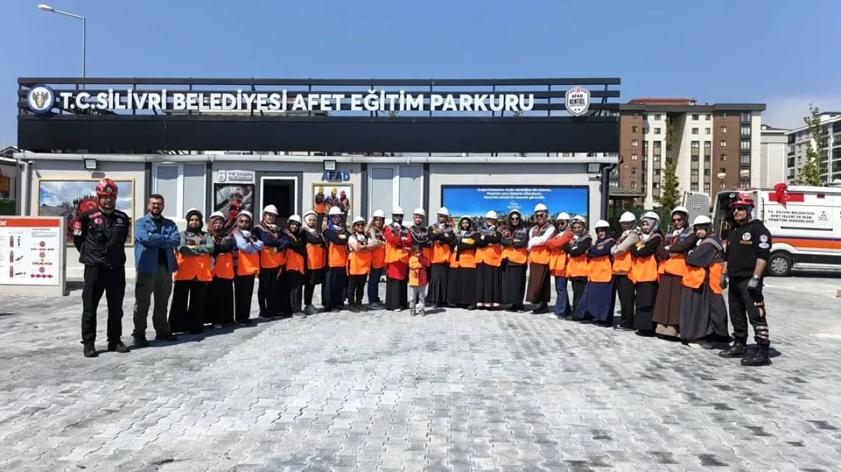 Silivri'de Afet Hazırlığı: SAK ve TAKAT Ekipleri AFAD Eğitimini Tamamladı Silivri'de Afet Hazırlığı: SAK ve TAKAT Ekipleri AFAD Eğitimini Tamamladı