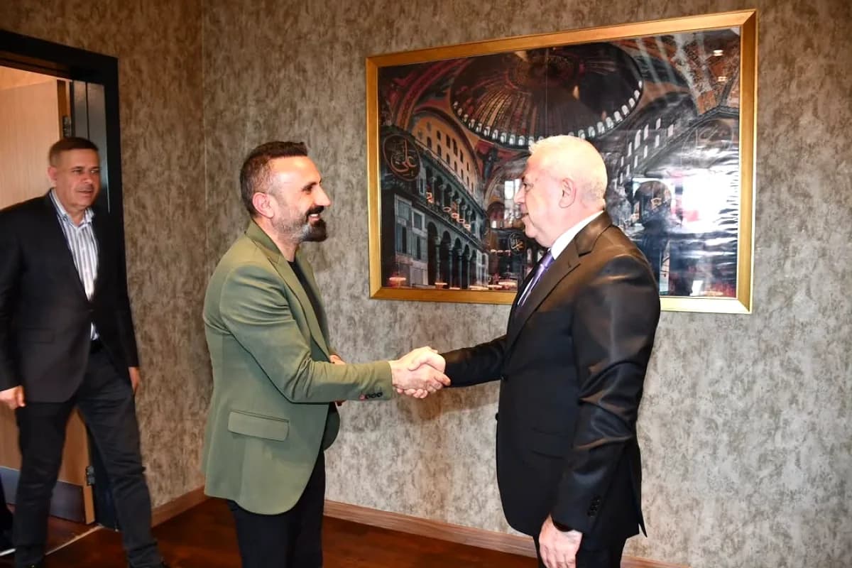 Çekmeköy'de Muş Derneği Kaymakam Çelik'i Ziyaret Etti Çekmeköy'de Muş Derneği Kaymakam Çelik'i Ziyaret Etti
