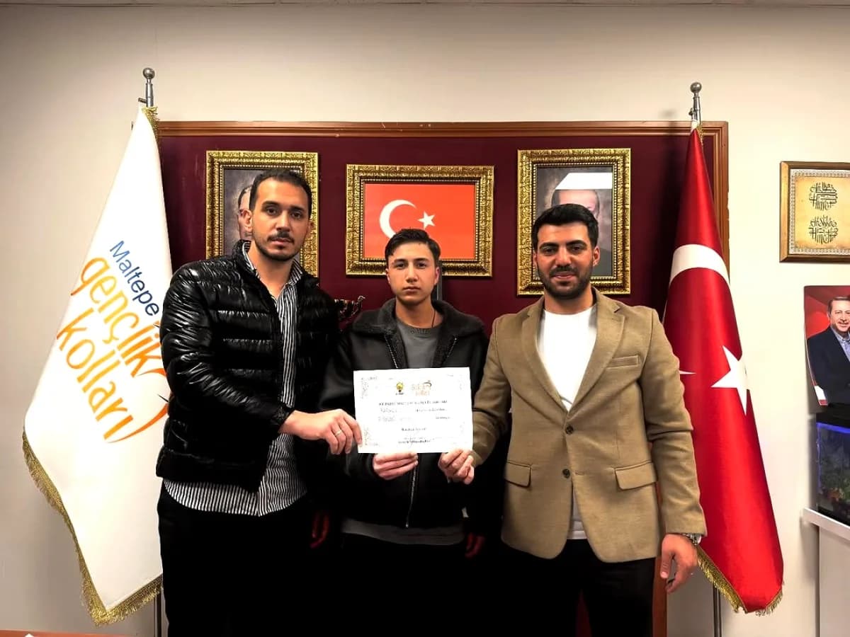 Maltepe'de Gençlik Hareketi: Atakan Sevinç Fındıklı Mahalle Başkanı Oldu Maltepe'de Gençlik Hareketi: Atakan Sevinç Fındıklı Mahalle Başkanı Oldu