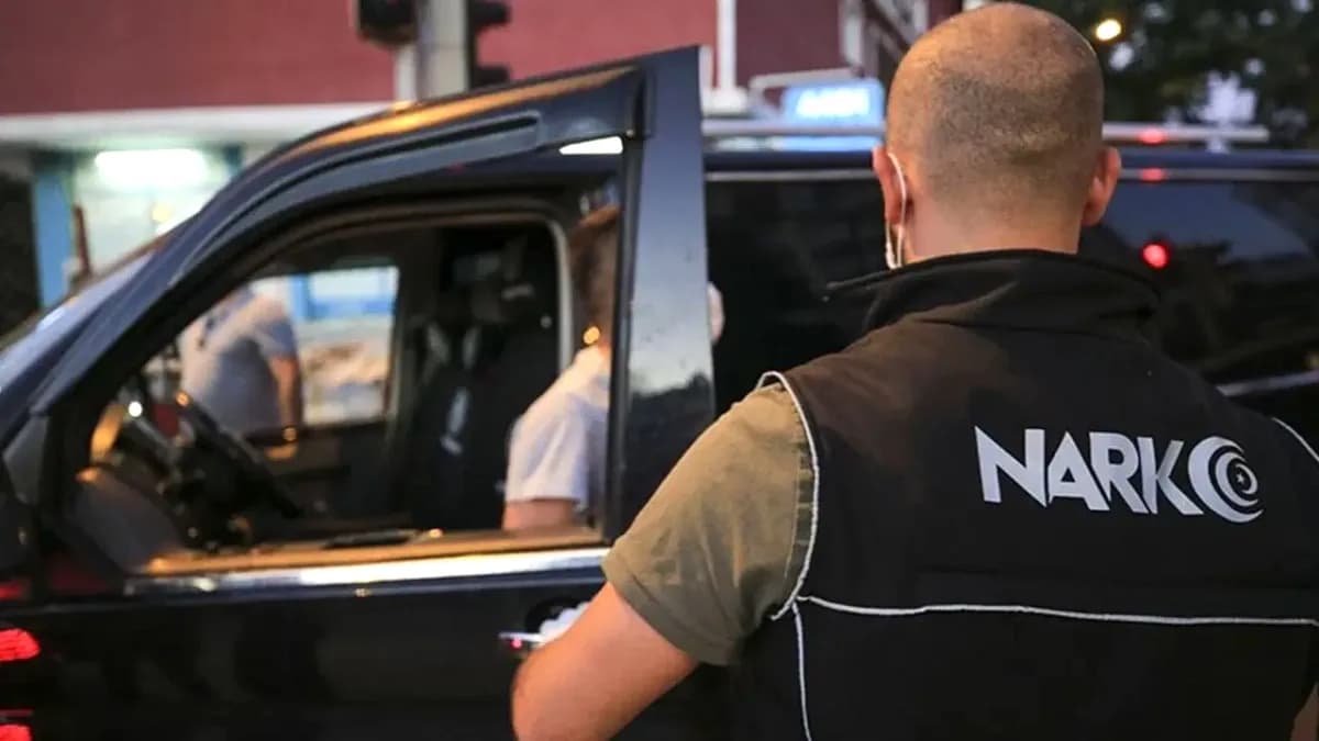 Konya'da Dev Uyuşturucu Operasyonu: 32 Tutuklama, 2 Bin 234 Hap Ele Geçirildi Konya'da Dev Uyuşturucu Operasyonu: 32 Tutuklama, 2 Bin 234 Hap Ele Geçirildi