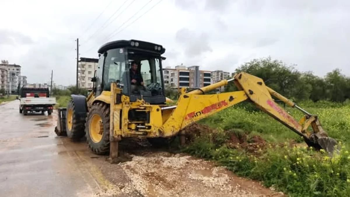 Nizip'te Sel Riskine Karşı 7/24 Saha Nöbeti Nizip'te Sel Riskine Karşı 7/24 Saha Nöbeti