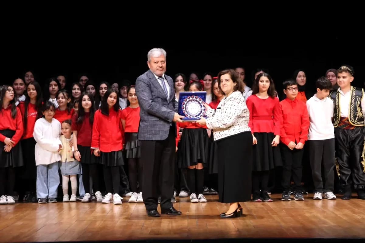 Sultanbeyli'de Öğrenci Projeleri Sahne Aldı Sultanbeyli'de Öğrenci Projeleri Sahne Aldı
